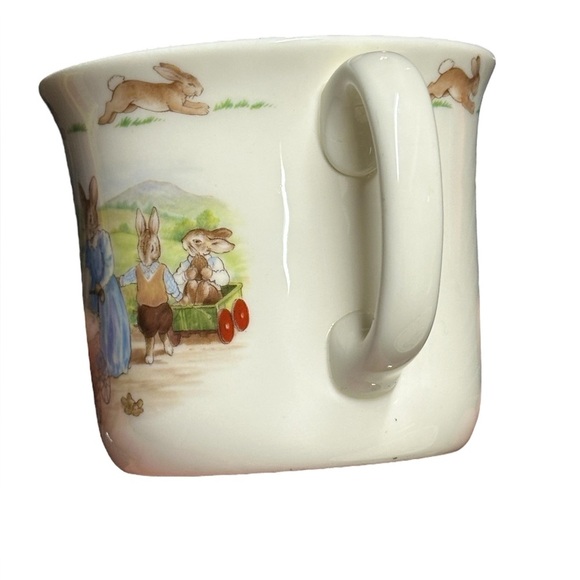 Royal Doulton 1988 “Bunnykins” English Bone China Mug with Bunny Design - Picture 5 of 6